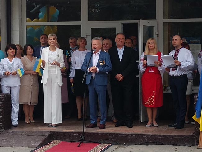 Першовересень –  всенародне свято мудрості, доброти і людяності