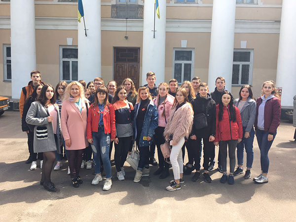Виховна година до Дня пам’яті та примирення