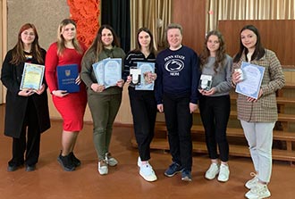 Вітаємо розумних та активних