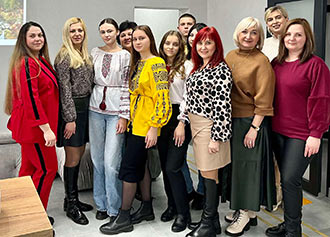 МАНДРУЄМО УКРАЇНОЮ