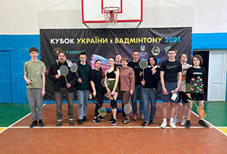 Викладацько-студентське змагання з бадмінтону