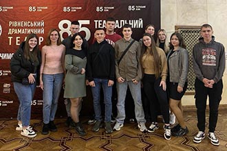 Позитивні емоції та неперевершені враження від відвідування театру!