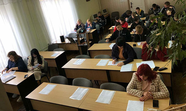 Шануймо рідне слово!